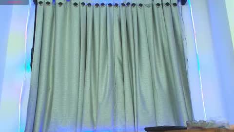 Klhoe Carter 3 online show from November 8, 2025, 11:47 pm