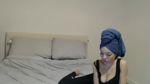 Snapshot of 0aught chatting on December 19, 2024, 8:55 pm esmay 19 online show from December 19, 2024, 8:55 pm