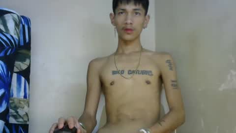 Snapshot of 0cir_asiansatisfy chatting on December 8, 2024, 7:43 pm RICK online show from December 8, 2024, 7:43 pm