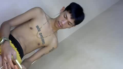 Snapshot of 0cir_asiansatisfy chatting on December 17, 2024, 11:05 pm RICK online show from December 17, 2024, 11:05 pm