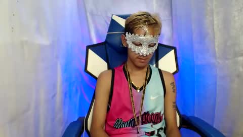 Snapshot of 0cir_asiansatisfy chatting on November 19, 2025, 8:09 pm RICK online show from November 19, 2025, 8:09 pm