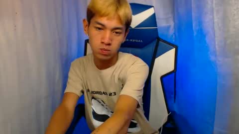 Snapshot of 0cir_asiansatisfy chatting on November 30, 2025, 8:24 pm RICK online show from November 30, 2025, 8:24 pm