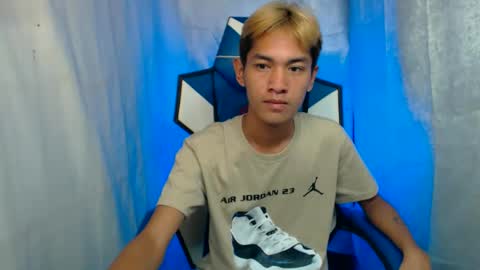 Snapshot of 0cir_asiansatisfy chatting on December 1, 2025, 9:36 am RICK online show from December 1, 2025, 9:36 am