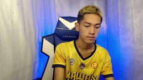 Snapshot of 0cir_asiansatisfy chatting on December 18, 2025, 8:15 pm RICK online show from December 18, 2025, 8:15 pm