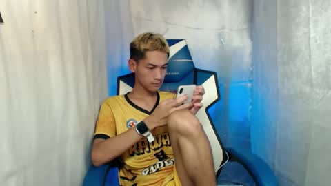 Snapshot of 0cir_asiansatisfy chatting on December 19, 2025, 8:21 am RICK online show from December 19, 2025, 8:21 am