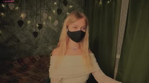 0ophelia online show from March 2, 2026, 9:32 pm