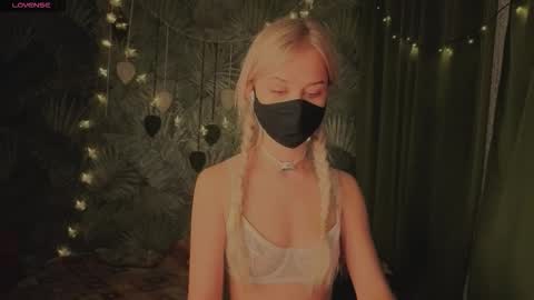 0ophelia online show from March 5, 2026, 10:06 pm