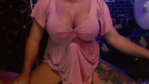 Snapshot of 11inchmonstercock4u chatting on July 25, 2026, 2:53 am i am trixie im Your Selfsucking Mistress online show from July 25, 2026, 2:53 am