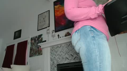 Aurora Willows online show from February 18, 2025, 10:58 pm