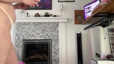 Aurora Willows online show from March 6, 2025, 8:05 pm