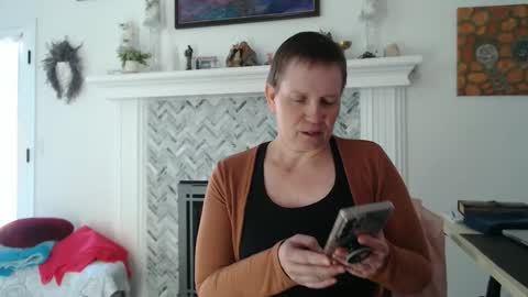 Aurora Willows online show from April 18, 2026, 7:29 pm