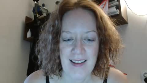 12ennie online show from October 21, 2025, 6:03 am