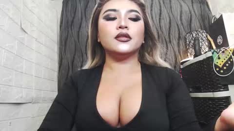 sexy kia online show from October 14, 2025, 2:34 am