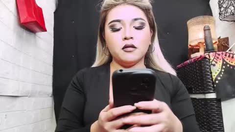 sexy kia online show from November 27, 2025, 2:02 am