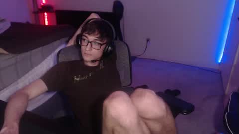 19yrboyhot online show from September 14, 2025, 12:54 am