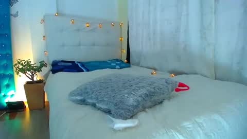 stef read my description online show from February 2, 2025, 4:11 pm