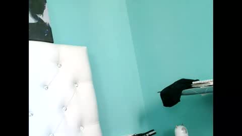1baby_sweet online show from June 5, 2026, 9:37 am