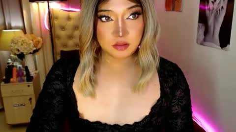 Ekang online show from March 25, 2026, 7:53 pm