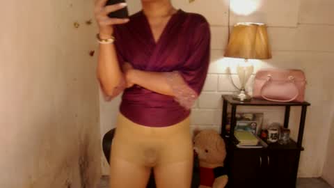 Snapshot of 1bigsurprise4you chatting on December 1, 2024, 11:58 pm angel online show from December 1, 2024, 11:58 pm
