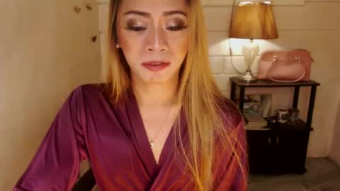 Snapshot of 1bigsurprise4you chatting on December 22, 2024, 9:31 pm angel online show from December 22, 2024, 9:31 pm