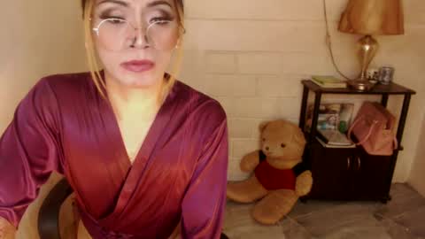 Snapshot of 1bigsurprise4you chatting on February 14, 2025, 10:04 pm angel online show from February 14, 2025, 10:04 pm