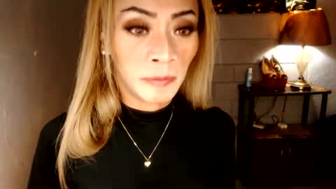 Snapshot of 1bigsurprise4you chatting on August 4, 2026, 6:54 pm angel online show from August 4, 2026, 6:54 pm