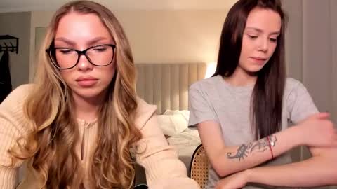 Snapshot of 1i1ypa1mer chatting on March 23, 2026, 7:51 pm Lily 3 online show from March 23, 2026, 7:51 pm