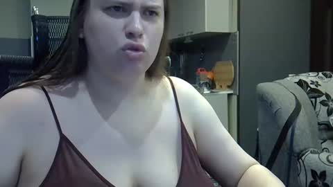 1LINDSEY1 online show from September 18, 2025, 2:52 pm