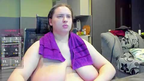 1LINDSEY1 online show from November 3, 2025, 11:00 am