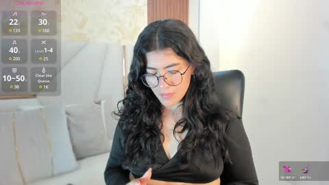 Snapshot of 1m_emily chatting on December 14, 2024, 7:46 pm . online show from December 14, 2024, 7:46 pm