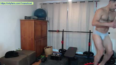 1manshow11 online show from November 30, 2025, 9:52 pm