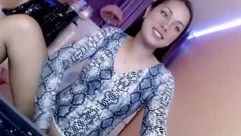 1miracle_tranny online show from May 29, 2026, 6:33 am