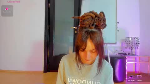 Moona  online show from February 19, 2026, 8:32 am