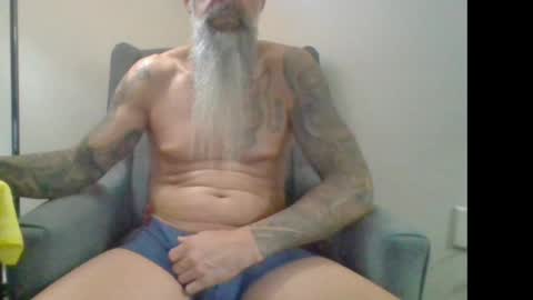 Snapshot of 1theone12 chatting on May 17, 2026, 4:25 pm 1theone12 online show from May 17, 2026, 4:25 pm