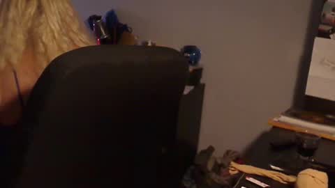 Susan online show from December 5, 2024, 1:47 am