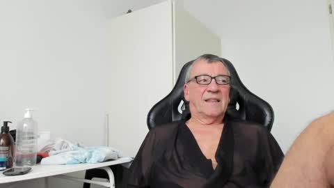 Henk online show from January 17, 2025, 1:46 pm