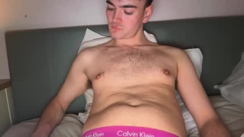 21boybifun online show from April 20, 2026, 10:11 pm