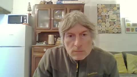 22esserre online show from November 24, 2025, 1:11 pm