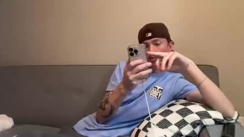 Snapshot of 26sneakers chatting on October 10, 2025, 11:37 pm 26sneakers online show from October 10, 2025, 11:37 pm