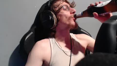 Snapshot of 2big2hype chatting on May 22, 2026, 1:02 am cheif online show from May 22, 2026, 1:02 am