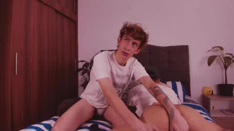 Snapshot of 2gays_1straight chatting on May 27, 2026, 8:50 pm David and Yoel online show from May 27, 2026, 8:50 pm
