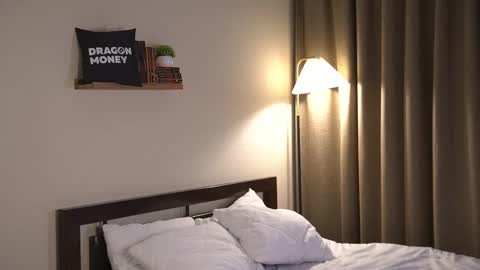 Elley  online show from September 22, 2025, 3:47 pm