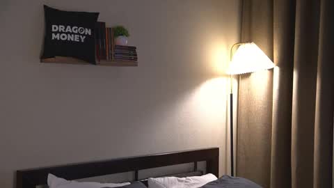 Elley  online show from March 25, 2026, 6:19 am