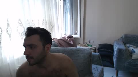 Snapshot of 2handsomeman chatting on May 11, 2026, 11:16 am Berk online show from May 11, 2026, 11:16 am