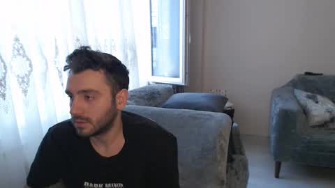 Snapshot of 2handsomeman chatting on May 19, 2026, 4:35 pm Berk online show from May 19, 2026, 4:35 pm
