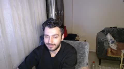 Snapshot of 2handsomeman chatting on June 5, 2026, 6:35 pm Berk online show from June 5, 2026, 6:35 pm