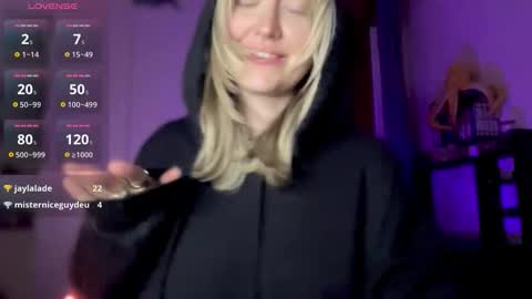 Snapshot of 2kepler22b chatting on November 10, 2025, 7:35 pm . online show from November 10, 2025, 7:35 pm