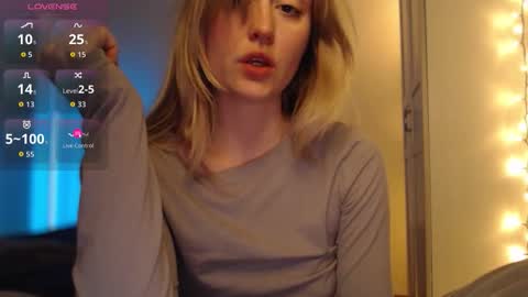 Snapshot of 2kepler22b chatting on February 11, 2026, 9:53 pm . online show from February 11, 2026, 9:53 pm