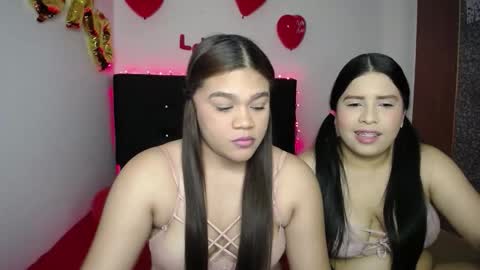 2moons_full_of_love online show from February 15, 2026, 5:26 am