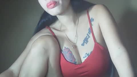 Snapshot of 2pinaybeauty chatting on November 10, 2025, 10:42 pm 2pinaybeauty online show from November 10, 2025, 10:42 pm